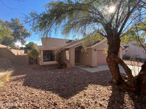 9816 Sabrena Ln, Tucson, AZ 85748-6735
