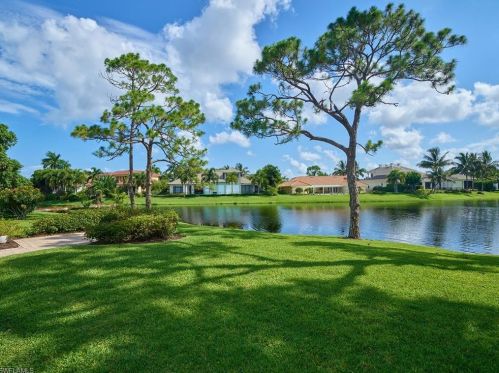 527 Devils Ln, Naples FL  34103-3021 exterior