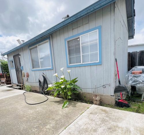 60 Hawkins St, Hollister CA  95023-4902 exterior