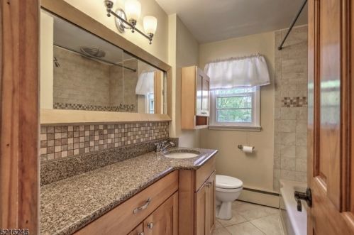 18 Sunnybrook Rd, Bernardsville NJ  07924-2713 exterior