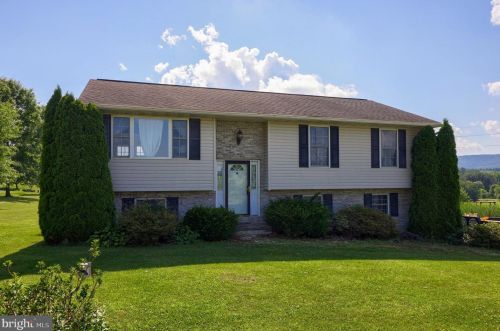79 Front St, Schuylkill Haven, PA 17972-8825