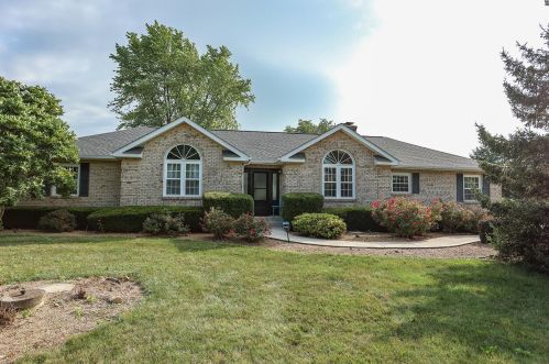 6850 Castlewood Dr, Carroll OH  43112-9786 exterior