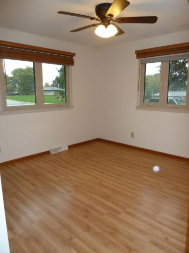 4049 Maple Grove Dr, Hubertus WI  53033-9716 exterior