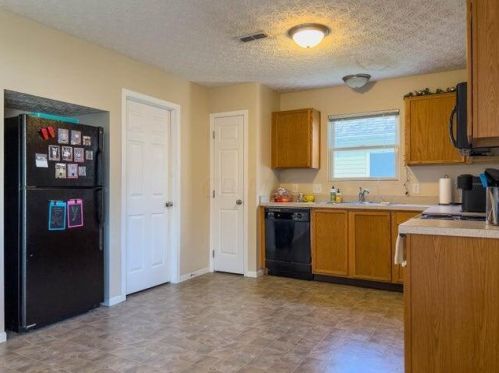 2264 Kilchurn Dr, Marion OH  43302-8739 exterior