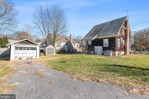 2709 Ferris Rd, Wilmington, DE 19805-1128