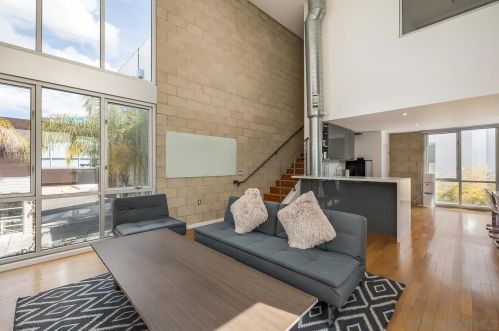 979 Laurel St, San Diego CA 92105-4736 exterior