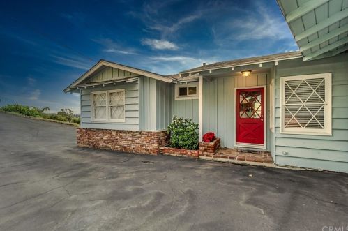 12042 Circle Dr, Whittier, CA 90601-2352