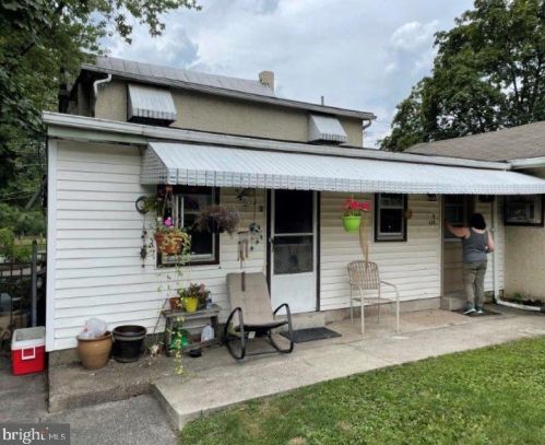 326 Layfield Rd, Perkiomenville, PA 18074-9558