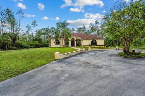 4240 14th Ave, Naples, FL 34120-9091