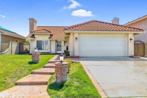 22450 Cardiff Dr, Santa Clarita, CA 91350-3044
