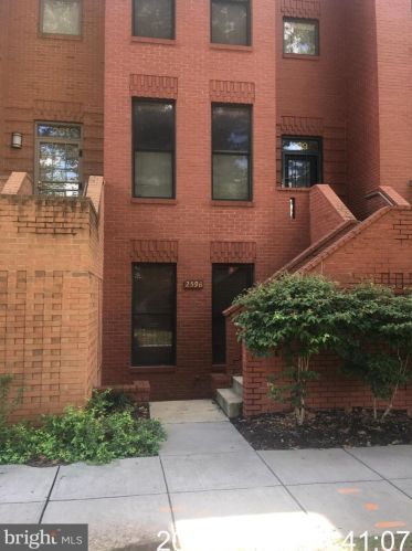 259 14th St, Washington, DC 20003-2366