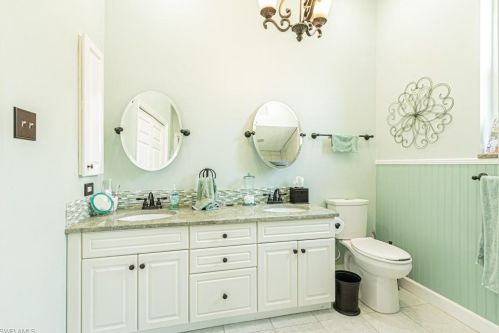 1921 Piccadilly Circus, Naples FL 34112-3688 exterior