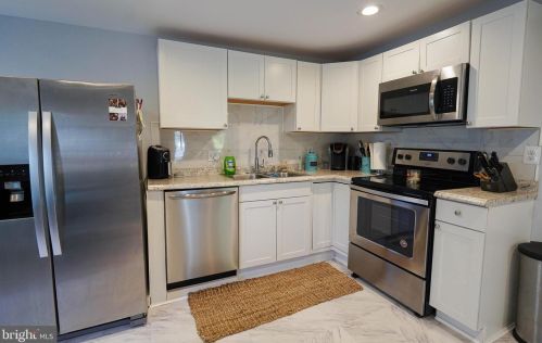 411 6th St, Laurel DE  19956-1363 exterior