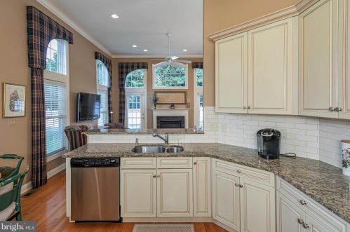 42 Schindler Ct, Lawrence Township NJ  08648-2578 exterior