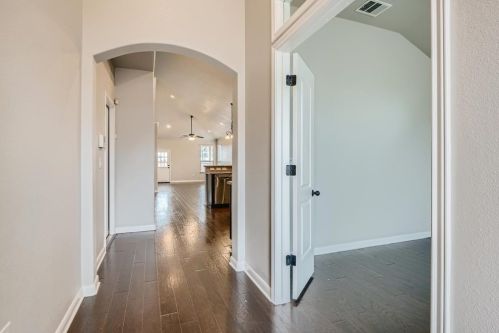 137 Briar Park Dr, Georgetown TX  78626-7344 exterior