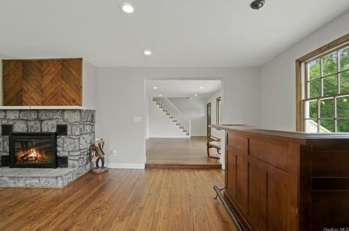 155 Wood St, Mahopac NY  10541-5111 exterior