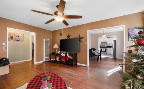 1402 154th St, Compton, CA 90220-2702