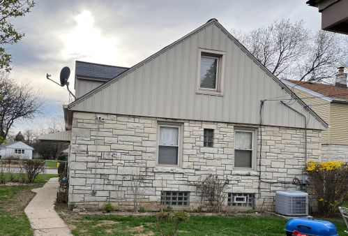 4426 Sherman Blvd, Milwaukee, WI 53209-5852