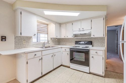 3249 Holiday Lake Dr, Tarpon Springs FL  34691-5013 exterior