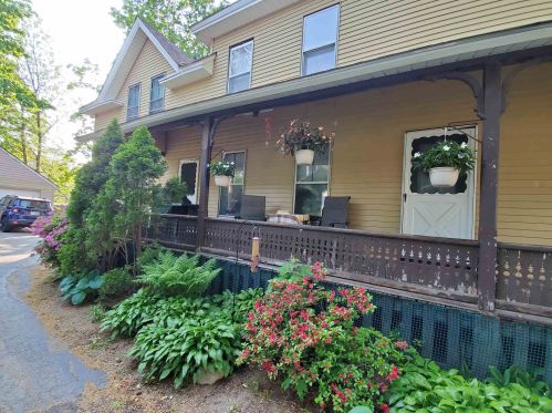 20 Spruce St, Concord NH  03301-3546 exterior