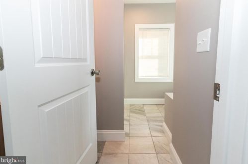 511 4th St, Laurel DE  19956-1506 exterior