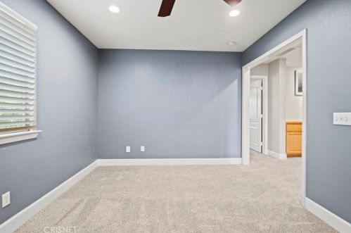 27836 Mariposa Ln, Santa Clarita CA  91384-4114 exterior