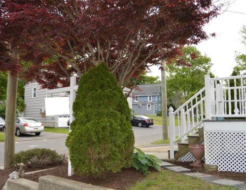 79 Botsford Ave, Milford CT  06460-5852 exterior