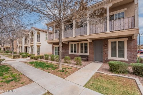 926 Annie Ln, Gilbert, AZ 85296-1442