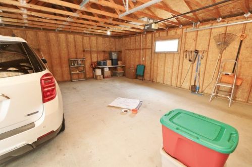 605 Kinkead Dr, Alex MN  56308-4932 exterior