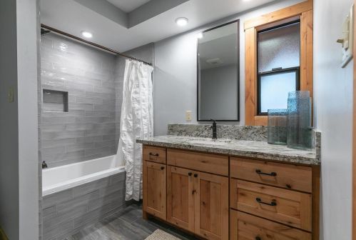 820 Beaver Pond, Truckee CA  96161-4200 exterior