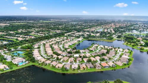 9200 Cove Point Cir, Boynton Beach, FL 33472-2766