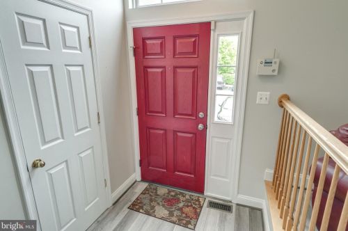 605 Burberry Ter, Leesburg, VA 20175-5652