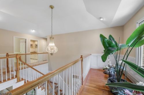 43 Mdw Blf Rd, Greystone Park NJ 07950-1951 exterior