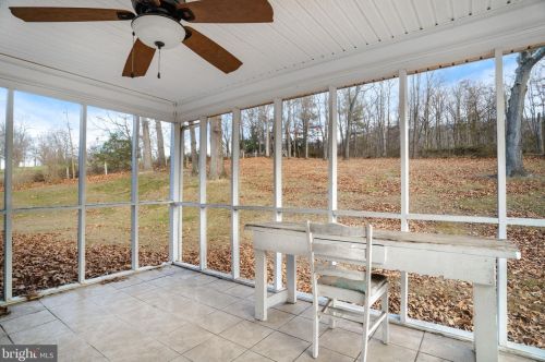 288 Cave Spring Ln, Edinburg VA  22824-3404 exterior