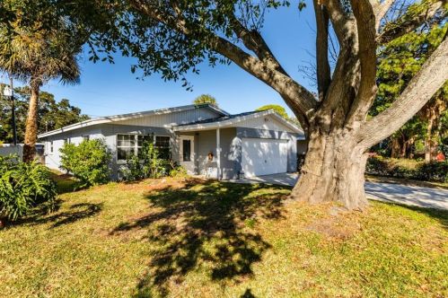 1845 New Hampshire Ave, Saint Petersburg, FL 33703-3349