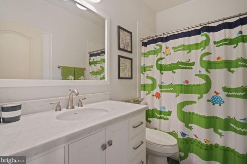 7360 Old Pohick Way, Lorton VA  22079-1564 exterior