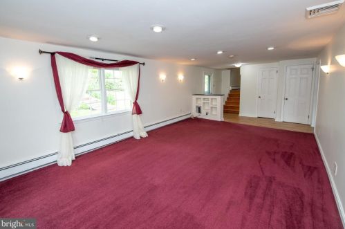 173 Marmic Dr, Southampton PA 18966-1724 exterior