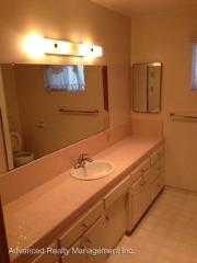 8914 Union Ave, Bakersfield CA  93307-6137 exterior