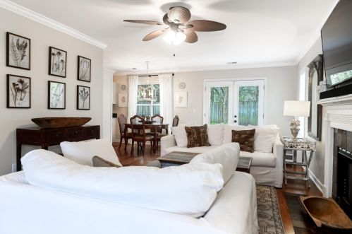 1291 Center Lake Dr, Mount Pleasant SC  29464-7419 exterior