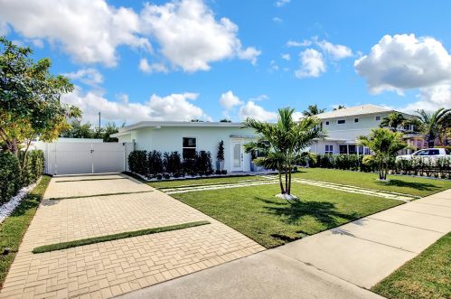 228 5th St, Delray Beach FL  33483-4438 exterior