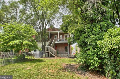 529 West St, Carlisle PA  17013-2838 exterior