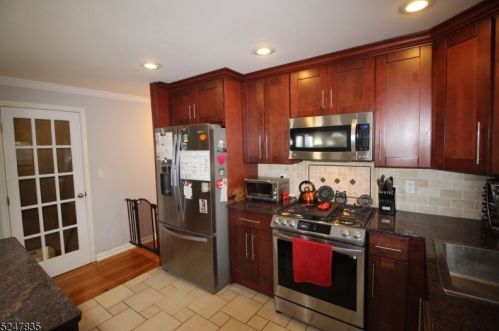 15 New York Ave, Clark NJ  07066-1241 exterior