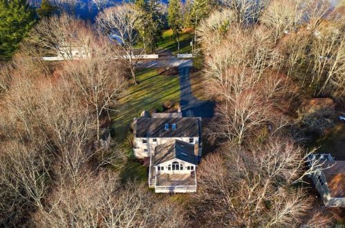 38 Hickory St, Lyme, CT 06371-3600