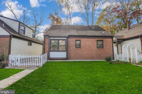 9814 Pebble Weigh Ct, Springfield, VA 22015-3307