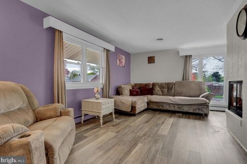 19 Columbia Dr, Camp Hill PA  17011-7636 exterior