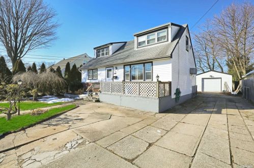 708 Virginia Ave, North Bellmore NY  11710-1340 exterior