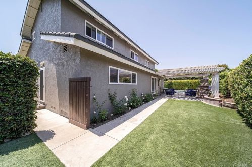 4237 Sussex Cir, Cypress CA  90630-2742 exterior