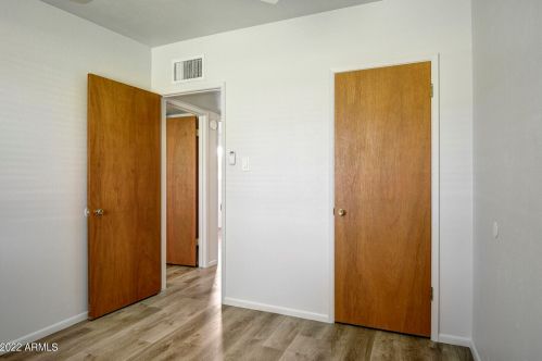 7611 12th Pl, Phoenix AZ  85020-4540 exterior