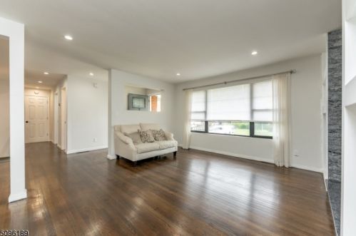 712 Golf Ter, Roselle NJ  07203-2431 exterior