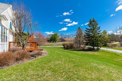 50 Vanderburgh Rd, Poughquag, NY 12570-5206